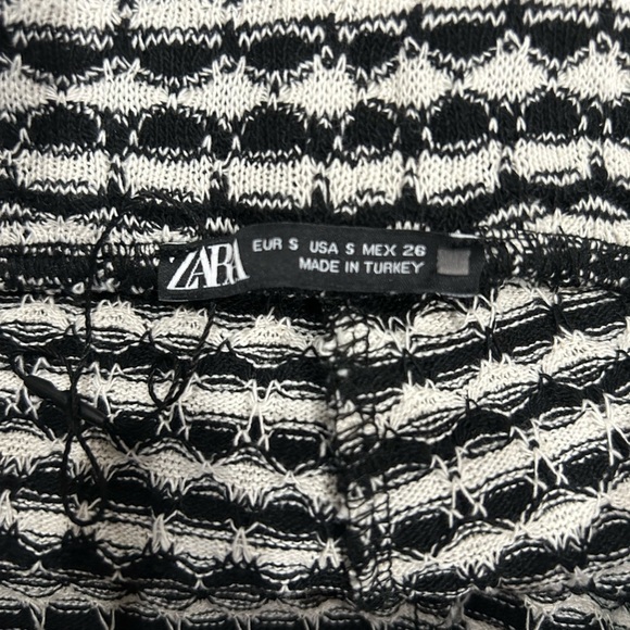 Zara Women’s White and Black Geometric Jacquard Knit Trousers Small - Picture 4 of 4